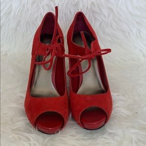 Nine West pumps in red suede